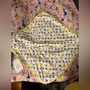 Copper Pearl Hooded Towel 33in x 33in Sesame Street GUC